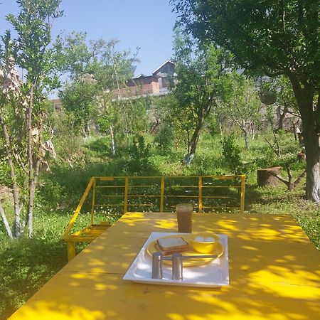 Gazing Moon Homestay Shamshi Kültér fotó